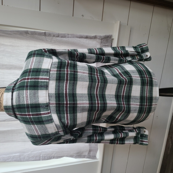 Ladies Medium Flannel Button Down Shirt - Picture 4 of 7